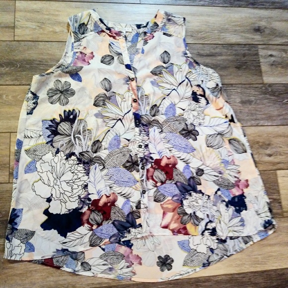 Spense Tops - Spense woman's sleeveless top